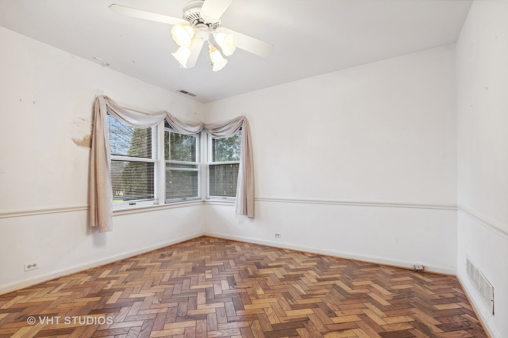 835 Heather Road Deerfield, IL 60015 - Photo 9 of 29 a view of an empty room with a window