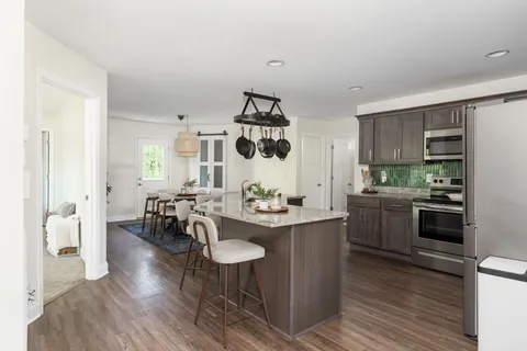 $369,900 | 1305 Park Mere Drive, Columbia, TN 38401