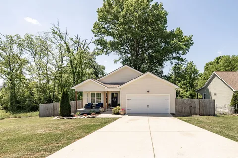 $369,900 | 1305 Park Mere Drive, Columbia, TN 38401