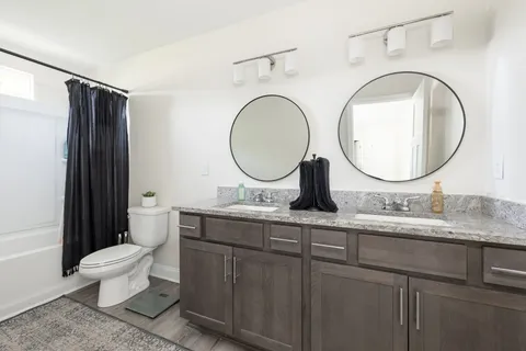 $369,900 | 1305 Park Mere Drive, Columbia, TN 38401