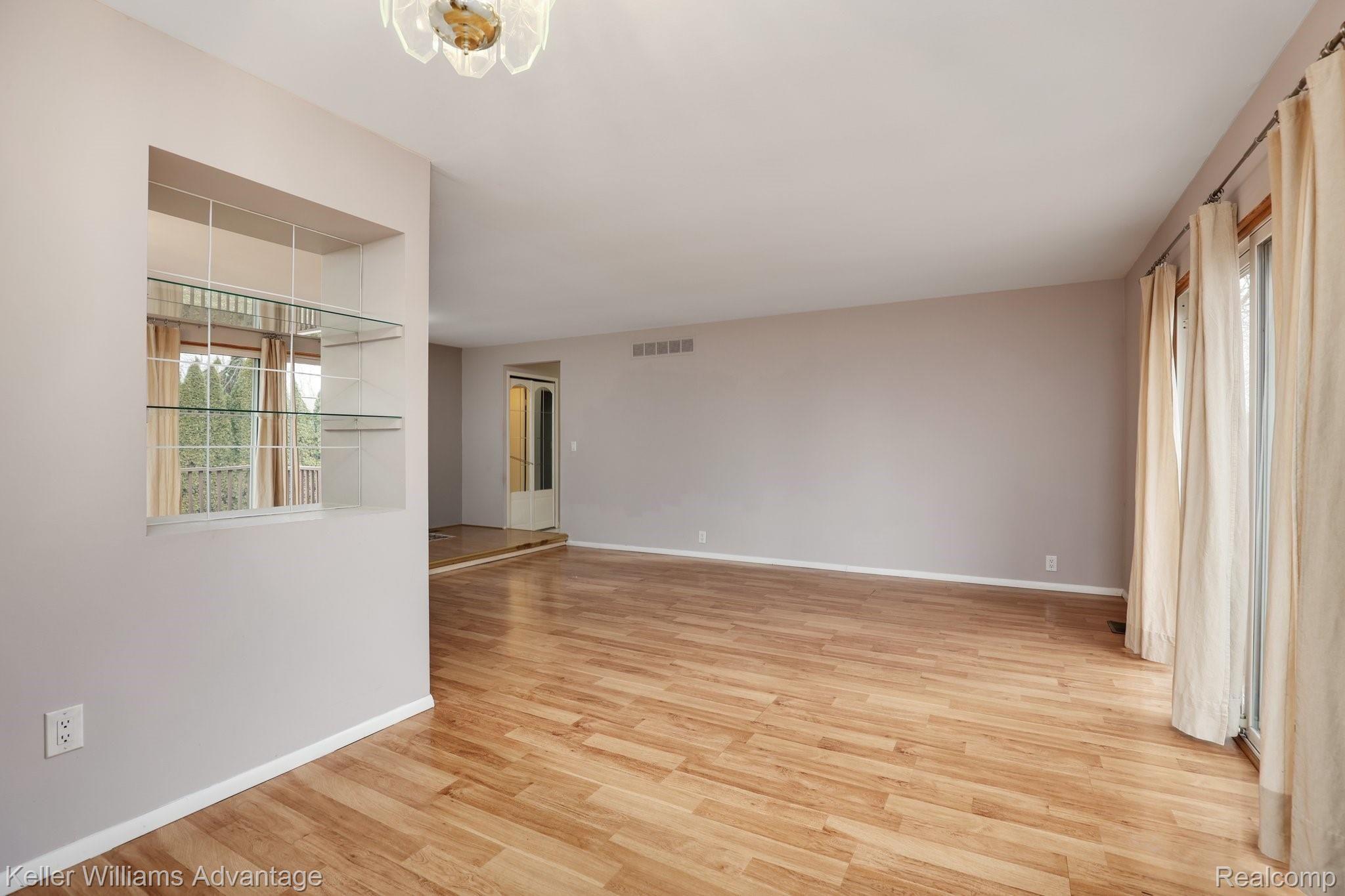 43534 Hanford Road Canton, MI 48187 - Photo 9 of 28 11-web-or-mls-43534 Hanford Rd Canton Twp0011.jpg