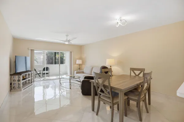 $97,000 | 721 Lori Drive, Unit 210, Palm Springs, FL 33461