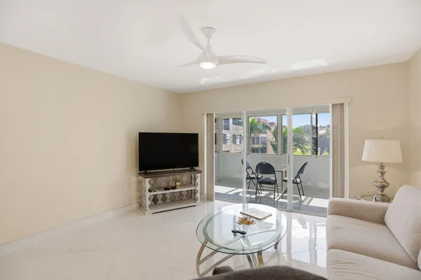 $97,000 | 721 Lori Drive, Unit 210, Palm Springs, FL 33461