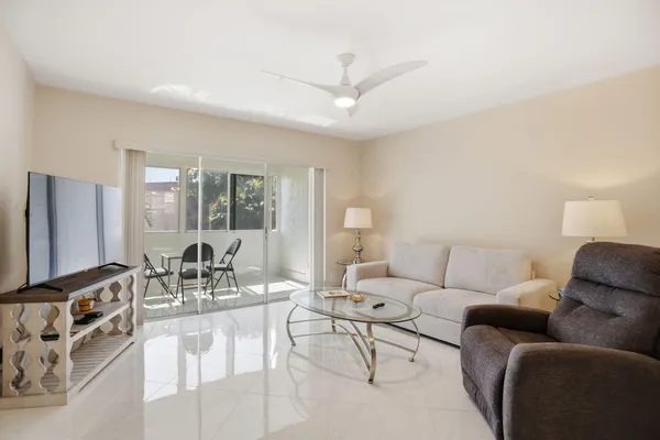 $97,000 | 721 Lori Drive, Unit 210, Palm Springs, FL 33461