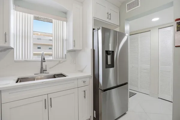 $97,000 | 721 Lori Drive, Unit 210, Palm Springs, FL 33461