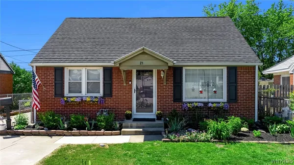 $199,900 | 21 Peinkofer Drive, Cheektowaga, NY 14225