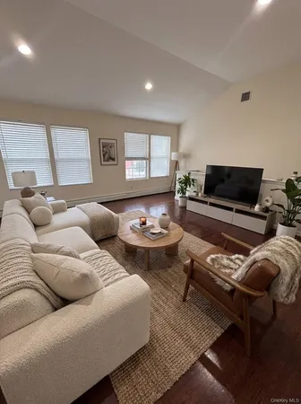 $3,450 | 1311 Pine Acres Boulevard, Bay Shore, NY 11706