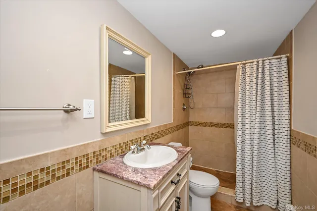 $1,129,000 | 69-25 59th Road | Maspeth