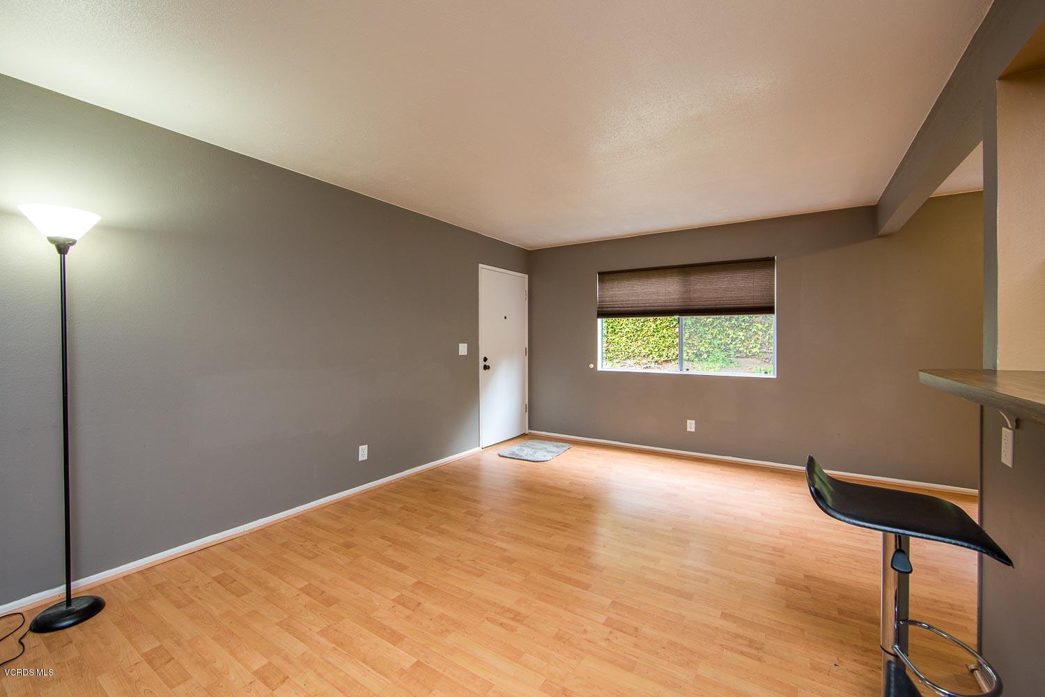 5977 Nelda Street, Unit 3 Simi Valley, CA 93063 - Photo 6 of 20 5977-3Nelda-5