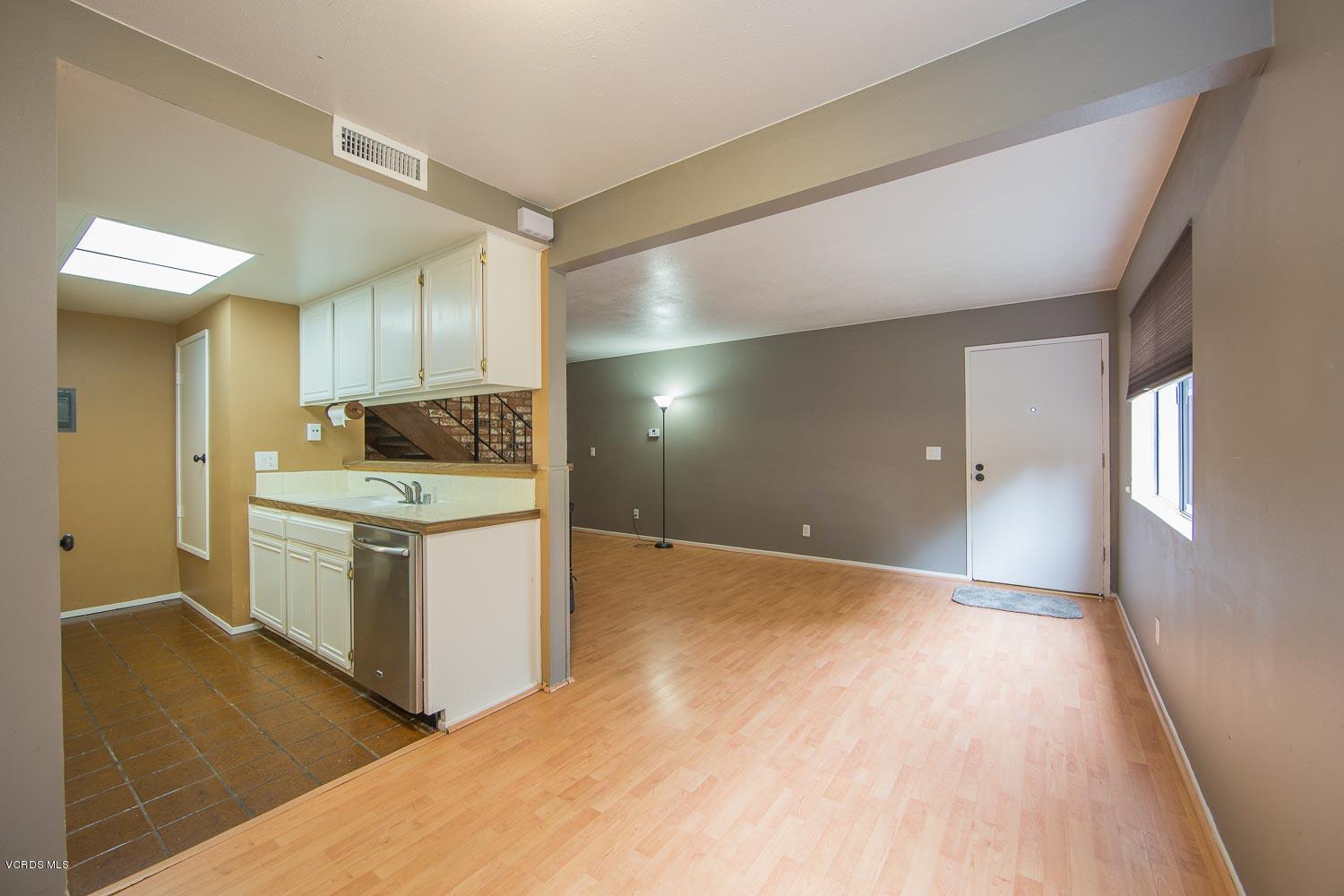 5977 Nelda Street, Unit 3 Simi Valley, CA 93063 - Photo 7 of 20 5977-3Nelda-6