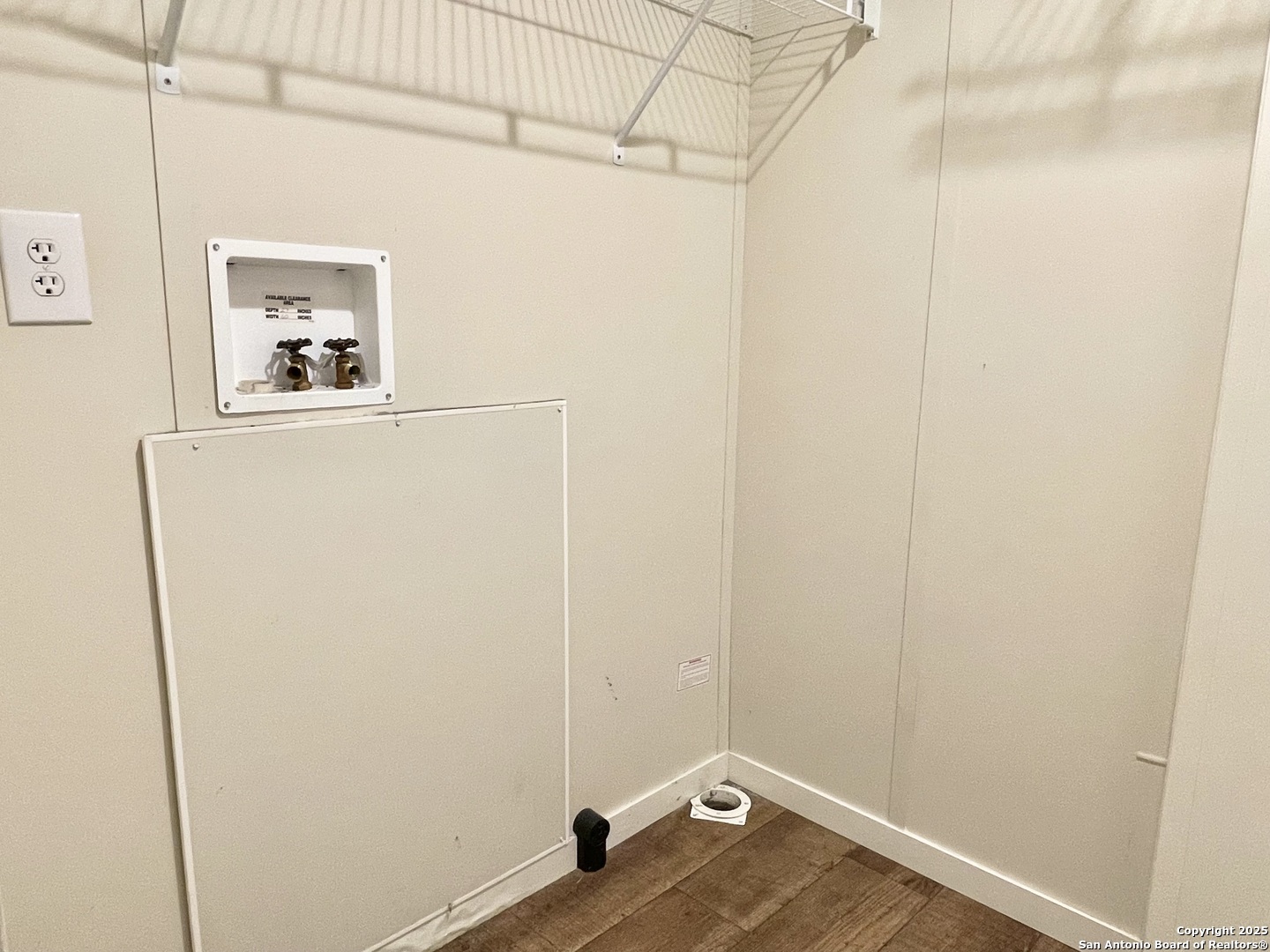 7970 1st Street Somerset, TX 78069 - Photo 23 of 32 a view of utility room