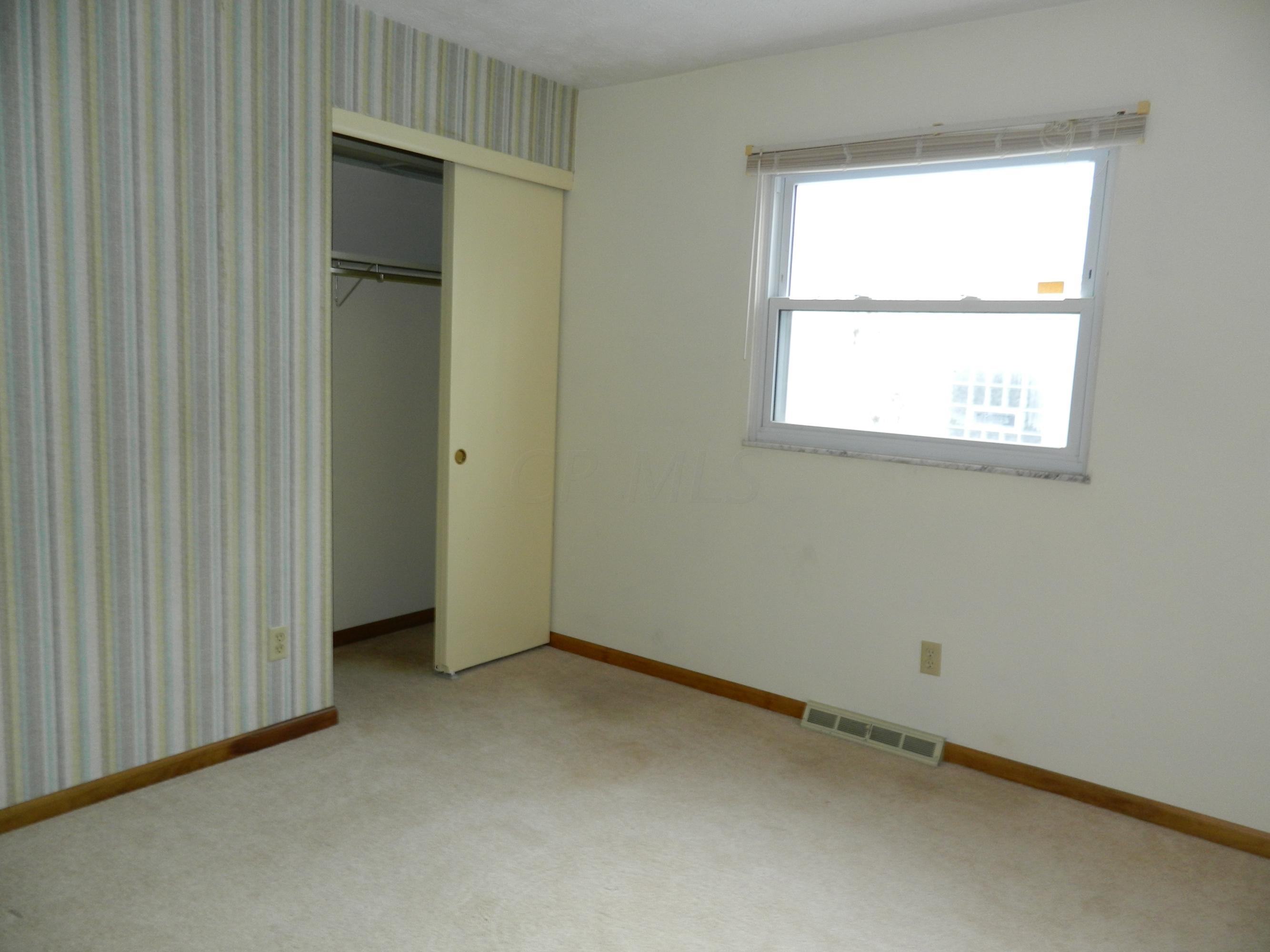 6033 Beechcroft Road Columbus, OH 43229 - Photo 12 of 14 Gallery Image 12