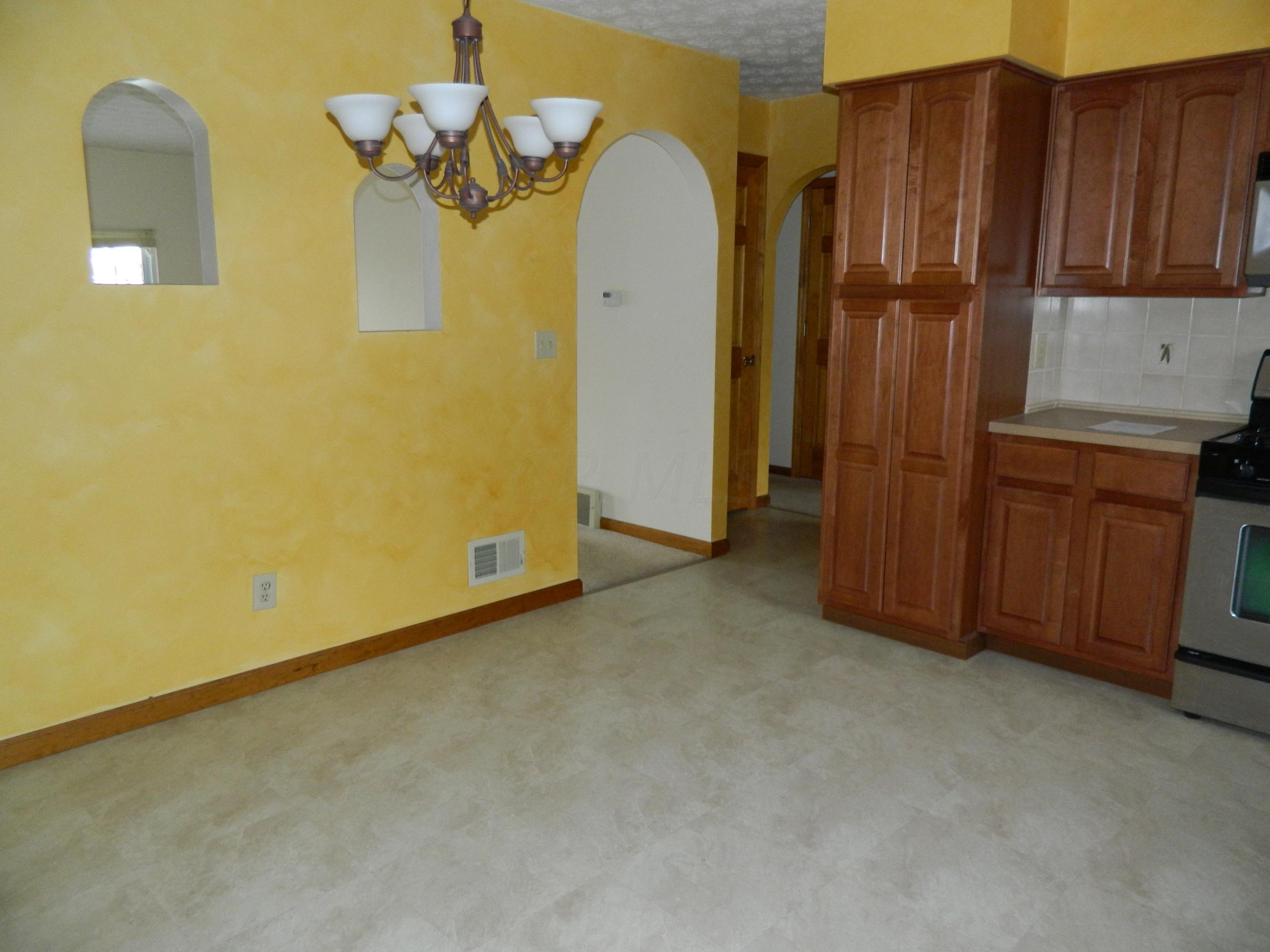 6033 Beechcroft Road Columbus, OH 43229 - Photo 5 of 14 Gallery Image 5