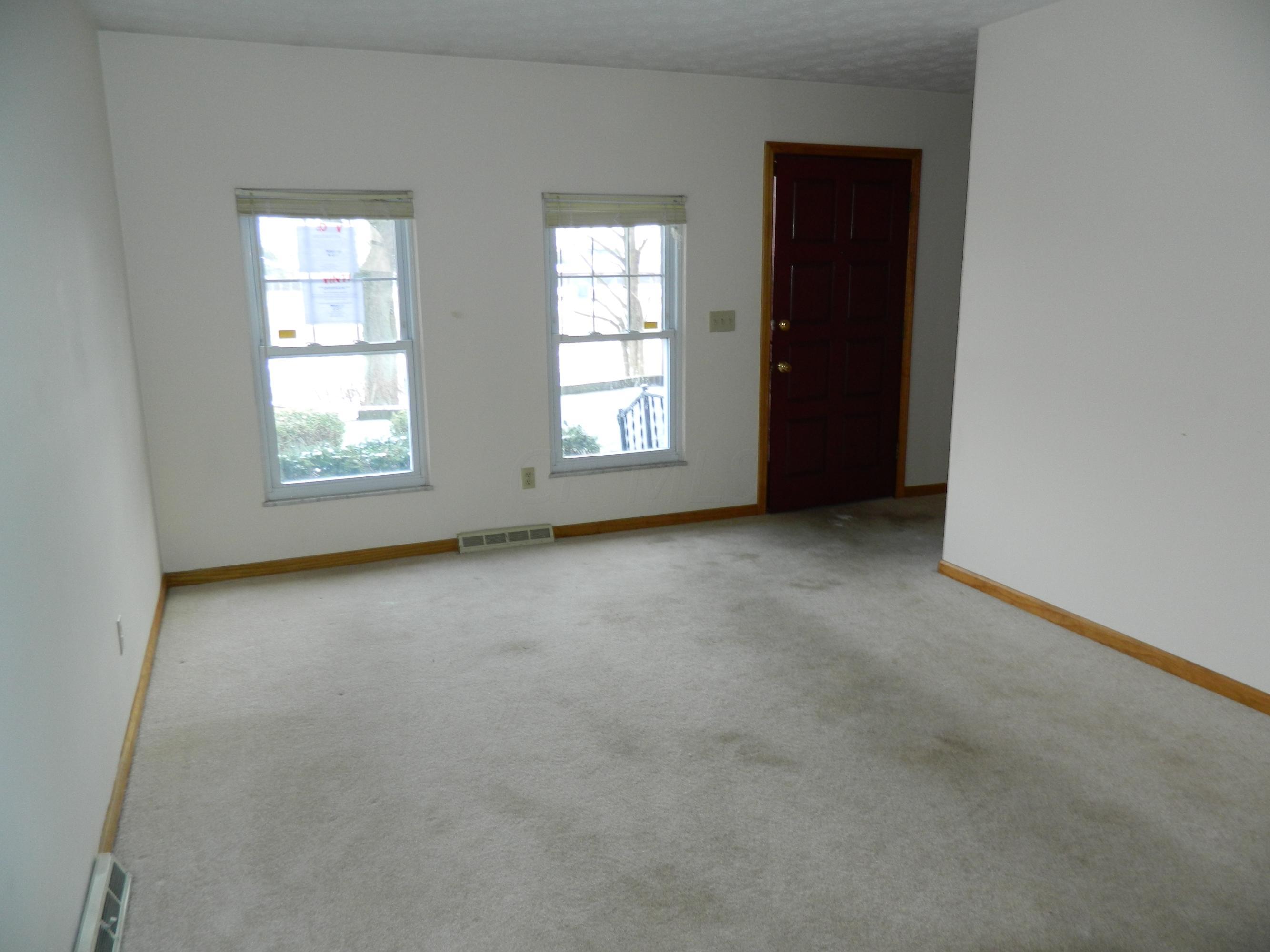 6033 Beechcroft Road Columbus, OH 43229 - Photo 7 of 14 Gallery Image 7