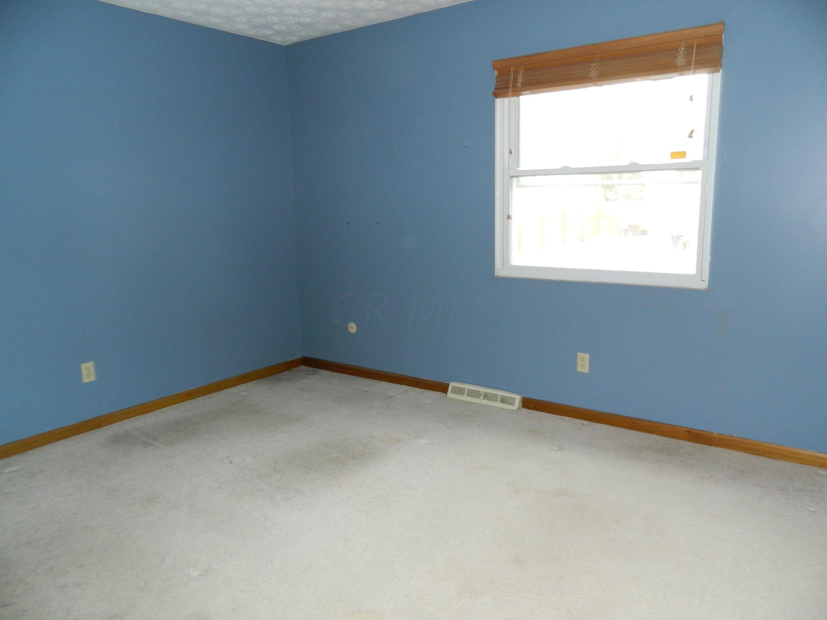 6033 Beechcroft Road Columbus, OH 43229 - Photo 8 of 14 Gallery Image 8
