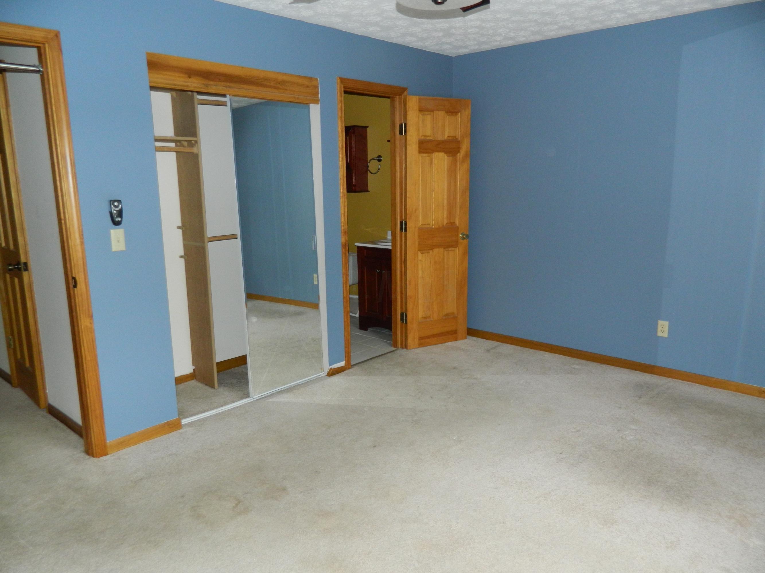 6033 Beechcroft Road Columbus, OH 43229 - Photo 9 of 14 Gallery Image 9