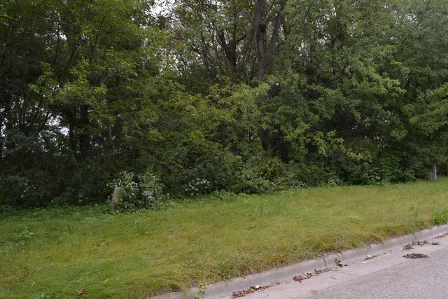 $35,900 | Lot 64 North Westmor Spring Green, Spring Green, WI 53588