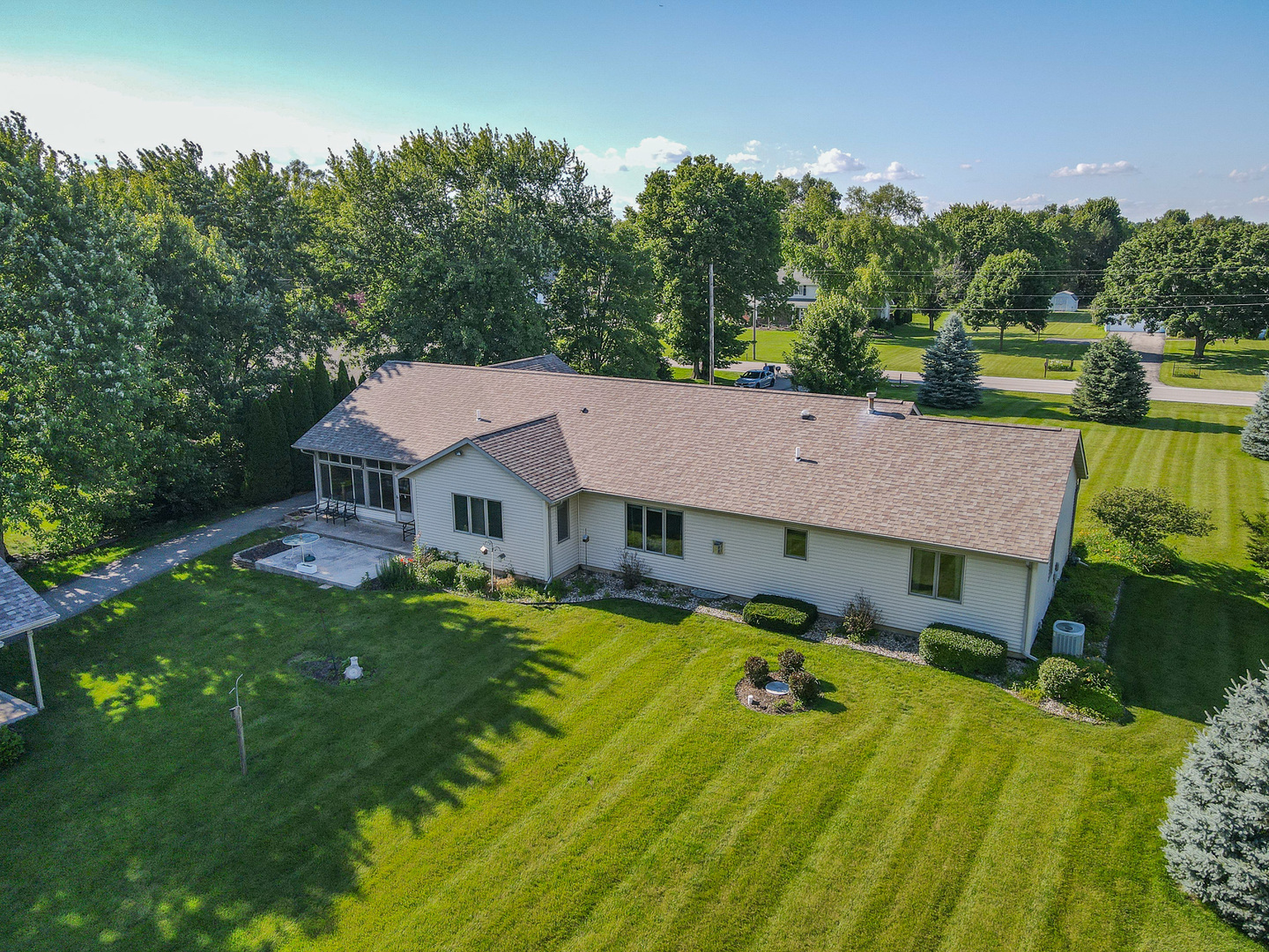 415 East Southmor Road Morris, IL 60450 - Photo 11 of 60