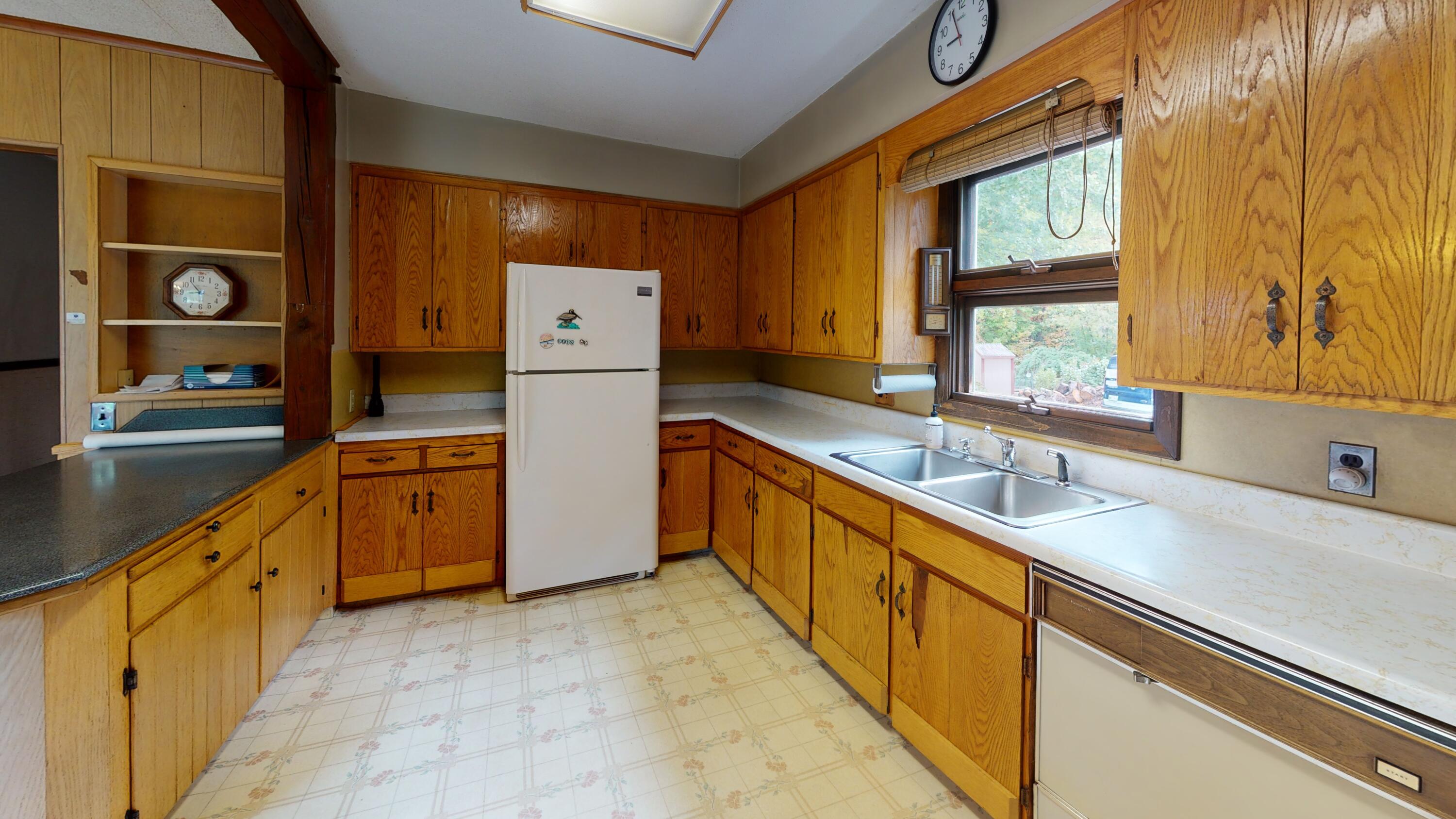 365-Pond-Rd-Lewiston-Maine-04240-Kitchen