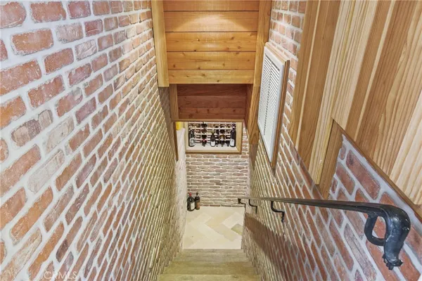 $30,000 | 464 Holly Street, Laguna Beach, CA 92651