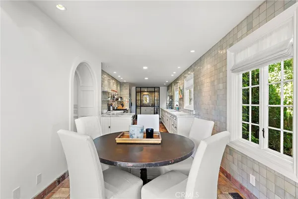 $30,000 | 464 Holly Street, Laguna Beach, CA 92651