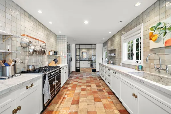 $30,000 | 464 Holly Street, Laguna Beach, CA 92651