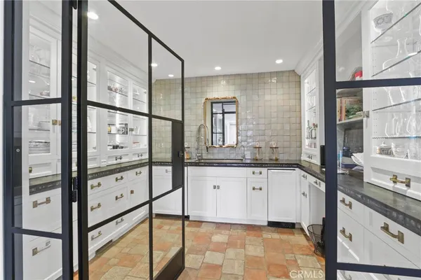 $30,000 | 464 Holly Street, Laguna Beach, CA 92651