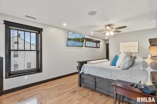 $449,900 | 302 9th Street, Silvis, IL 61282