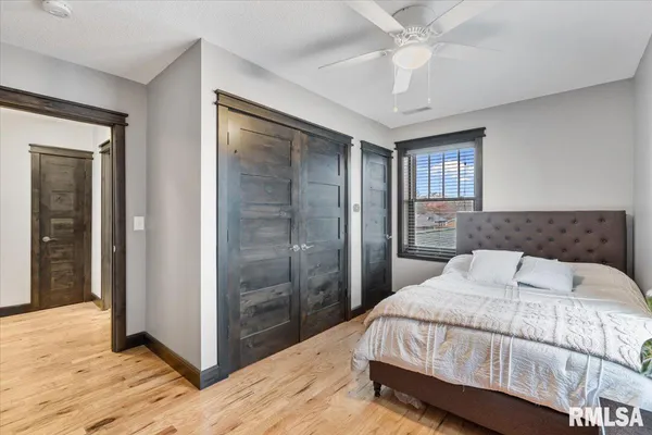 $449,900 | 302 9th Street, Silvis, IL 61282