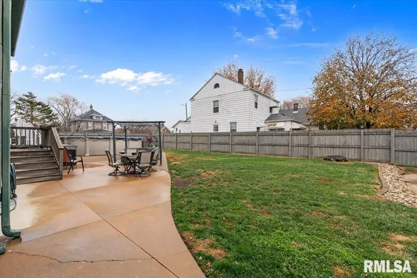 $449,900 | 302 9th Street, Silvis, IL 61282