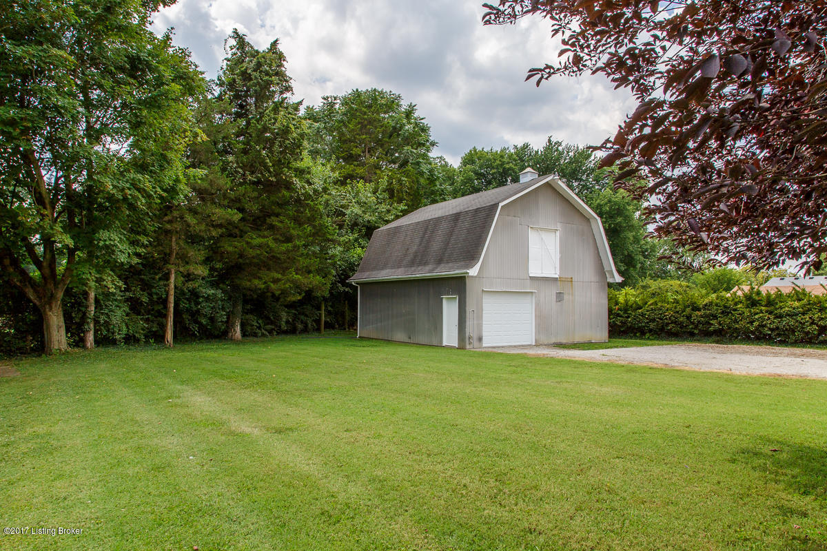 4702 Valley Station Road Louisville, KY 40272 - Photo 42 of 43 4702 Valley Station Rd-45