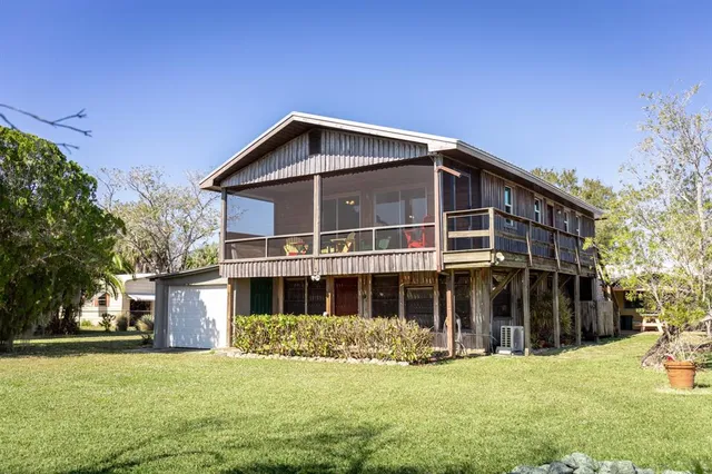 $325,000 | 1075 Duck Drive Northeast, Okeechobee, FL 34974