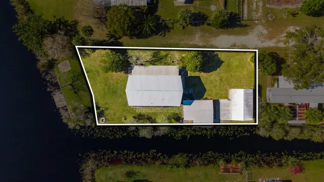 $325,000 | 1075 Duck Drive Northeast, Okeechobee, FL 34974