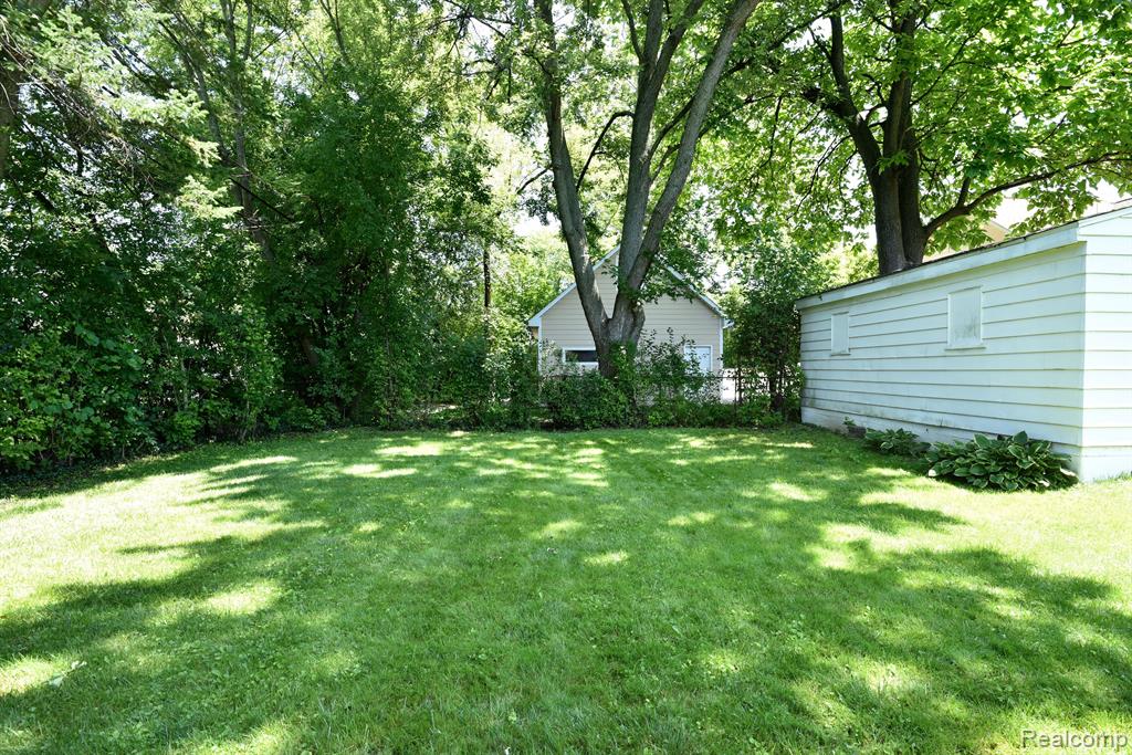 2453 Windemere Road Birmingham, MI 48009 - Photo 36 of 40