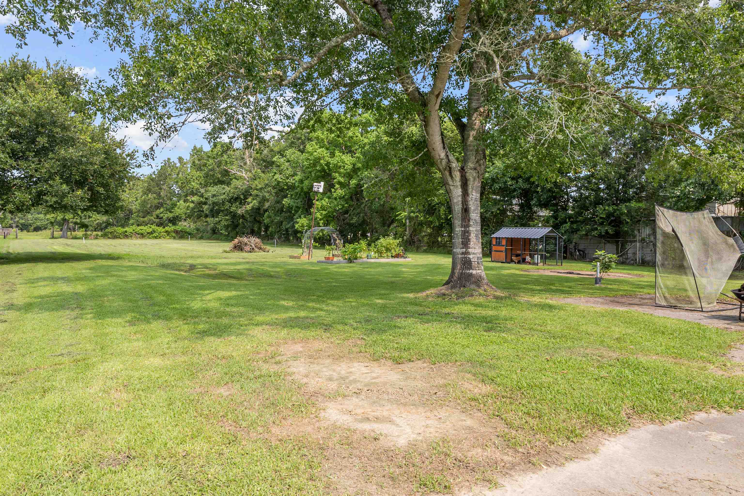 9633 Gilbert Road Beaumont, TX 77705 - Photo 41 of 45