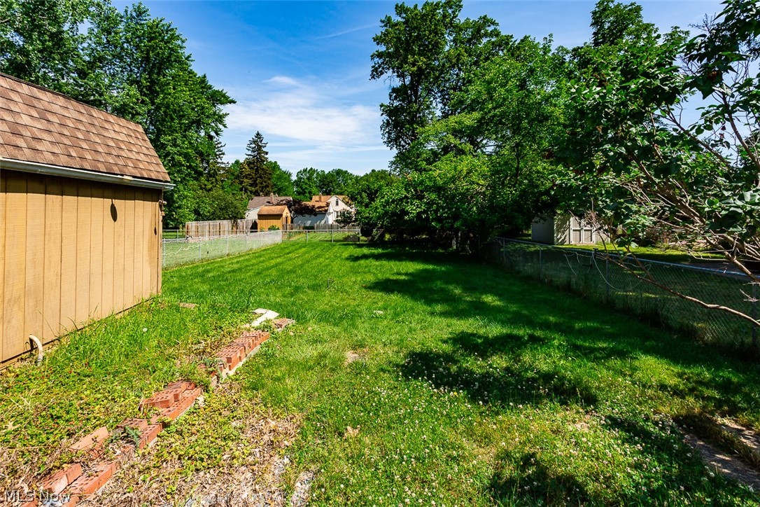 1716 Lorimer Road Cleveland, OH 44134 - Photo 30 of 31