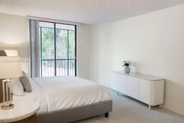 $1,900 | 3800 North Hills Drive, Unit 206, Hollywood, FL 33021