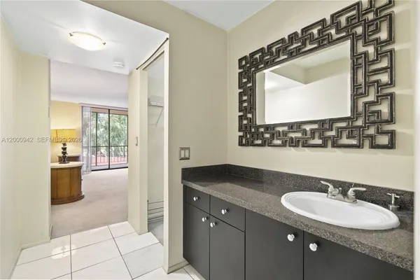 $1,900 | 3800 North Hills Drive, Unit 206, Hollywood, FL 33021