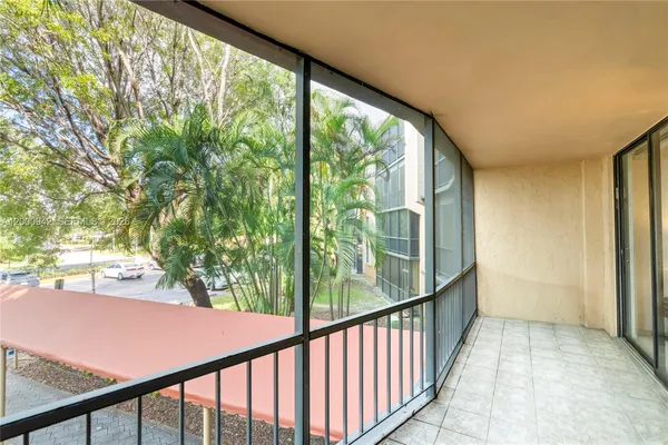 $1,900 | 3800 North Hills Drive, Unit 206, Hollywood, FL 33021