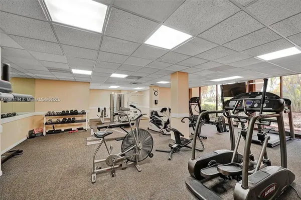 $1,900 | 3800 North Hills Drive, Unit 206, Hollywood, FL 33021