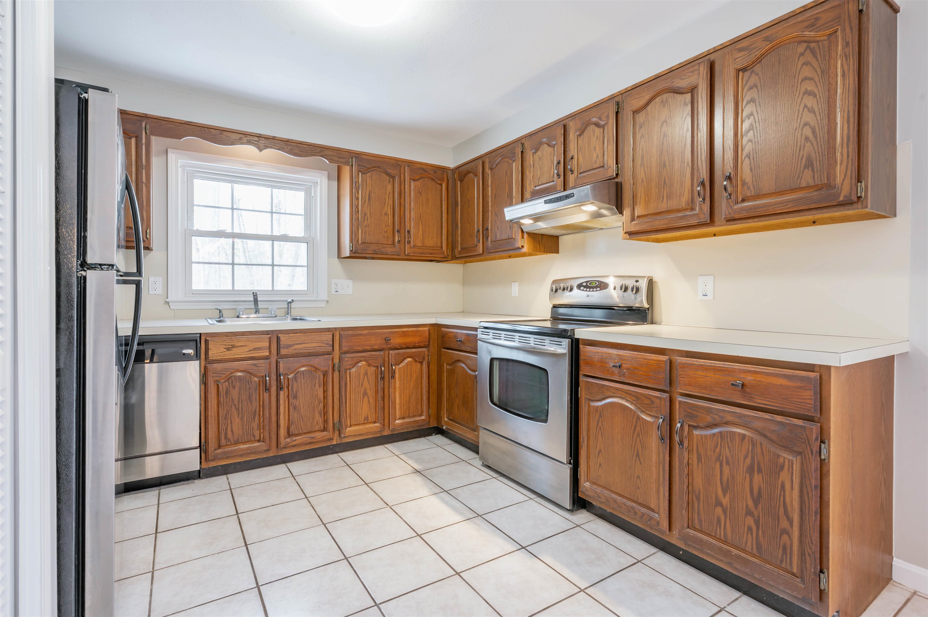 77 Walker Road Atkinson, NH 03811 - Photo 12 of 44