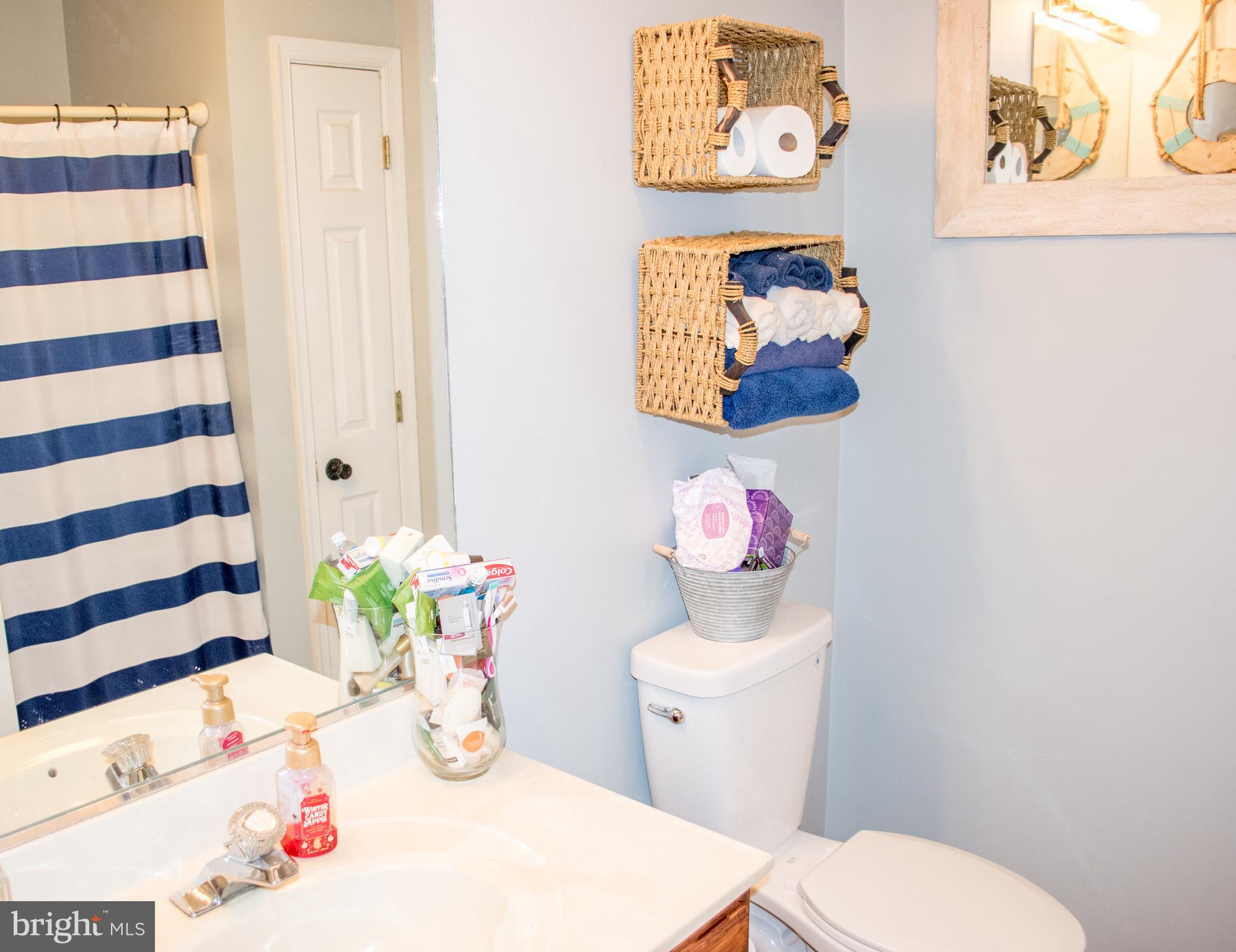 821 Sharps Point Road Fruitland, MD 21826 - Photo 10 of 19 Hallway Full Bath