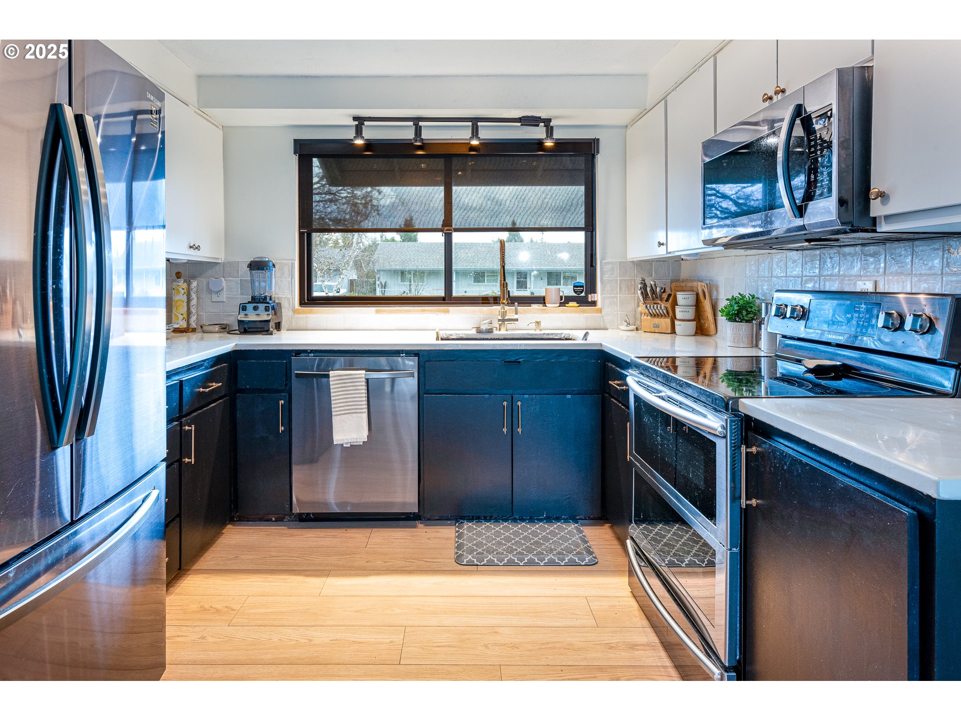 4667 Marshall Avenue Eugene, OR 97402 - Photo 16 of 33