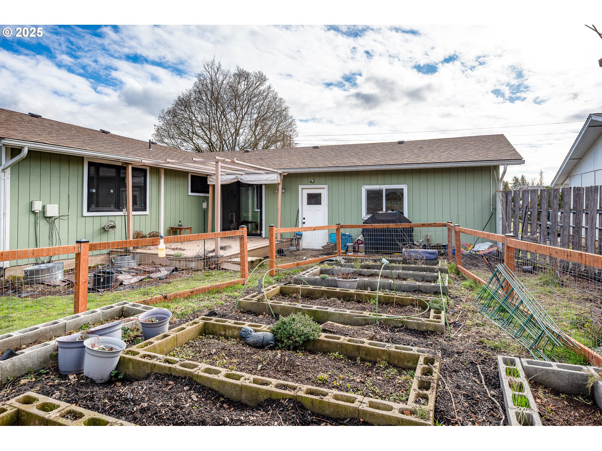 4667 Marshall Avenue Eugene, OR 97402 - Photo 30 of 33