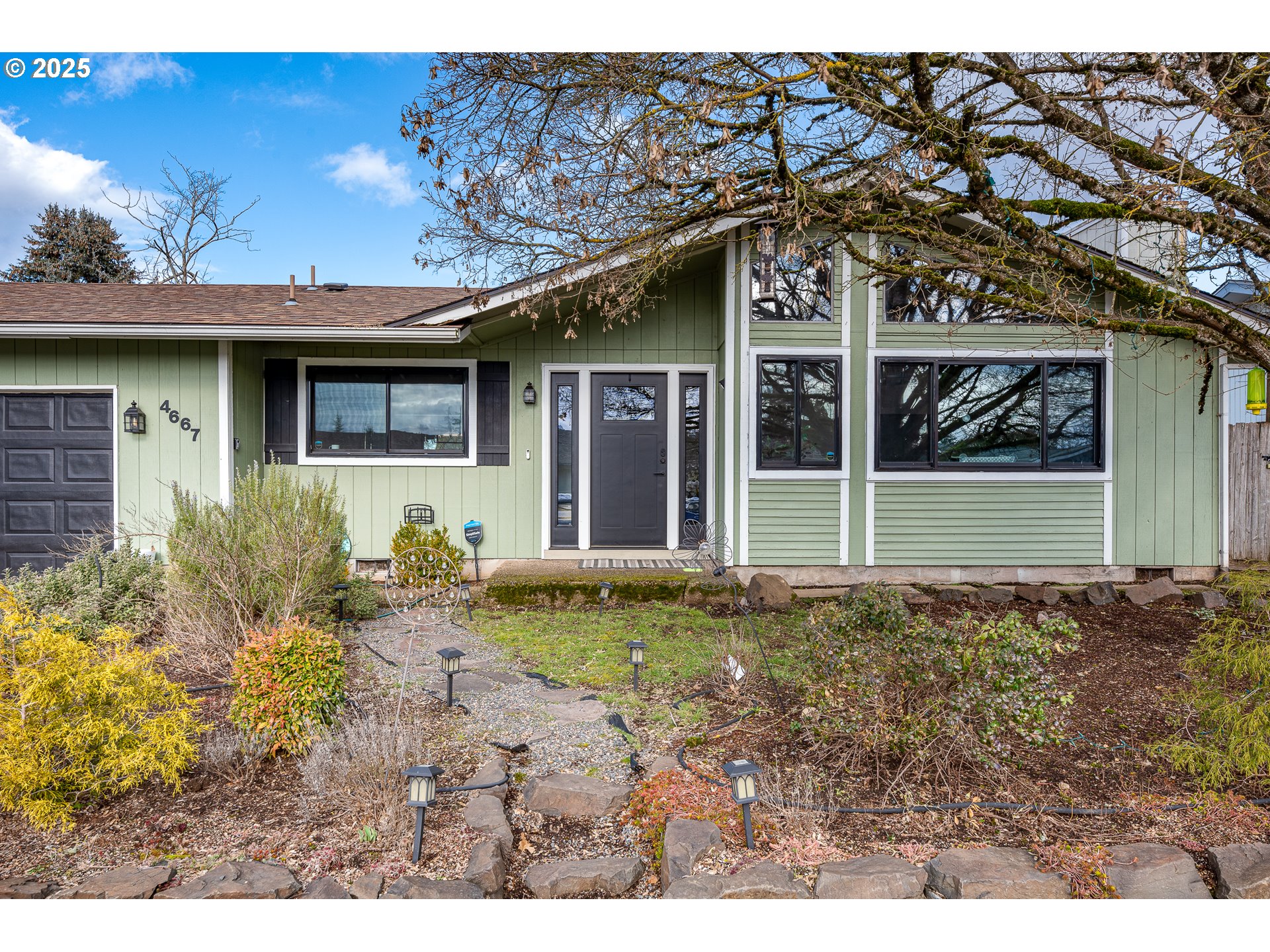 4667 Marshall Avenue Eugene, OR 97402 - Photo 3 of 33