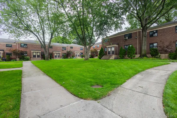 $358,888 | 74-81 220th Street, Unit 94B1 | Oakland Gardens