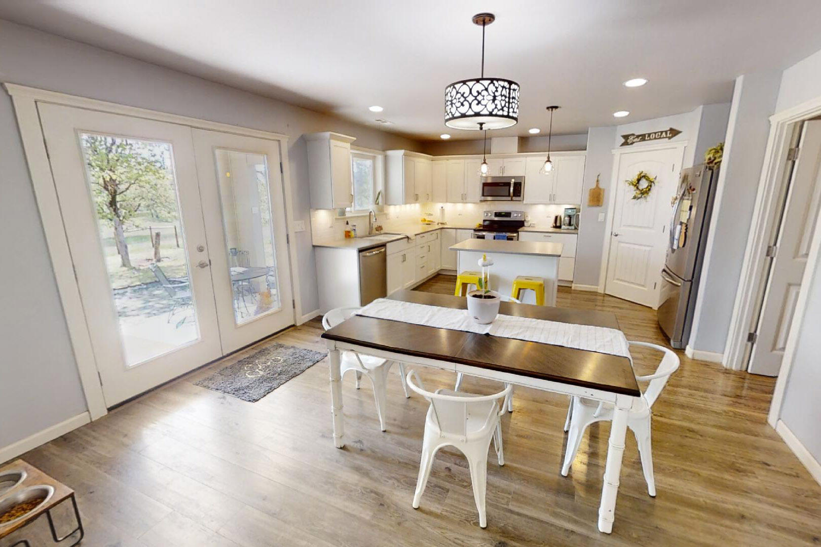 13822 Perry Road White City, OR 97503 - Photo 14 of 39 Open Kitchen & Dining with Back Patio Access.