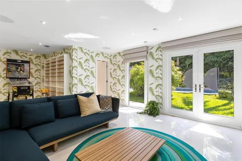 $4,499,000 | 2550 Flamingo Drive, Miami Beach, FL 33140