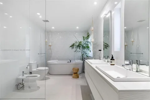 $4,499,000 | 2550 Flamingo Drive, Miami Beach, FL 33140