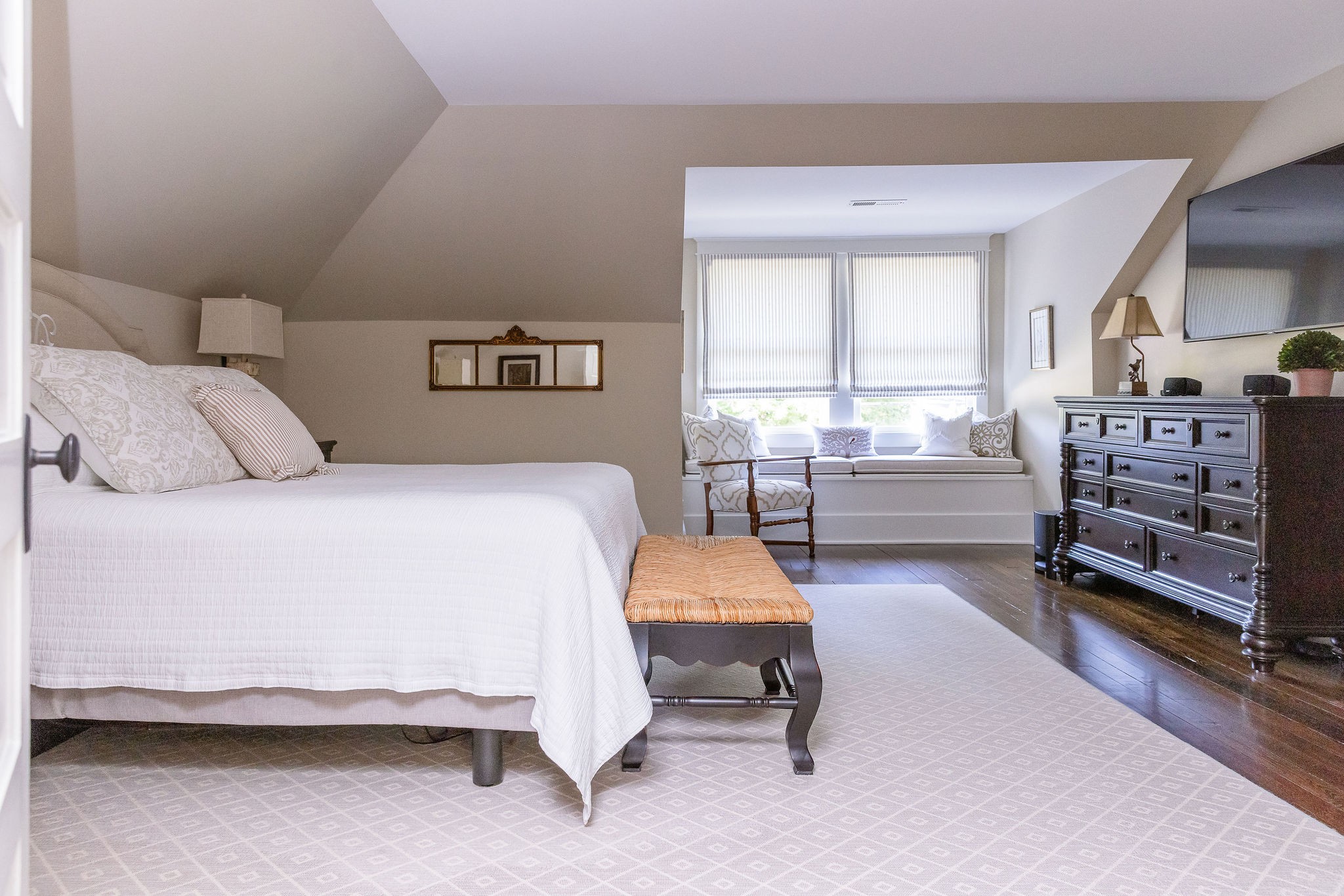 200 Battle Avenue Franklin, TN 37064 - Photo 55 of 95 a bedroom with a bed and a cabinets